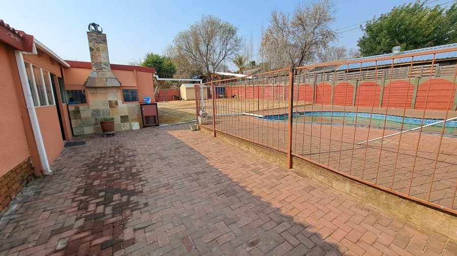 4 Bedroom Property for Sale in Fleurdal Free State